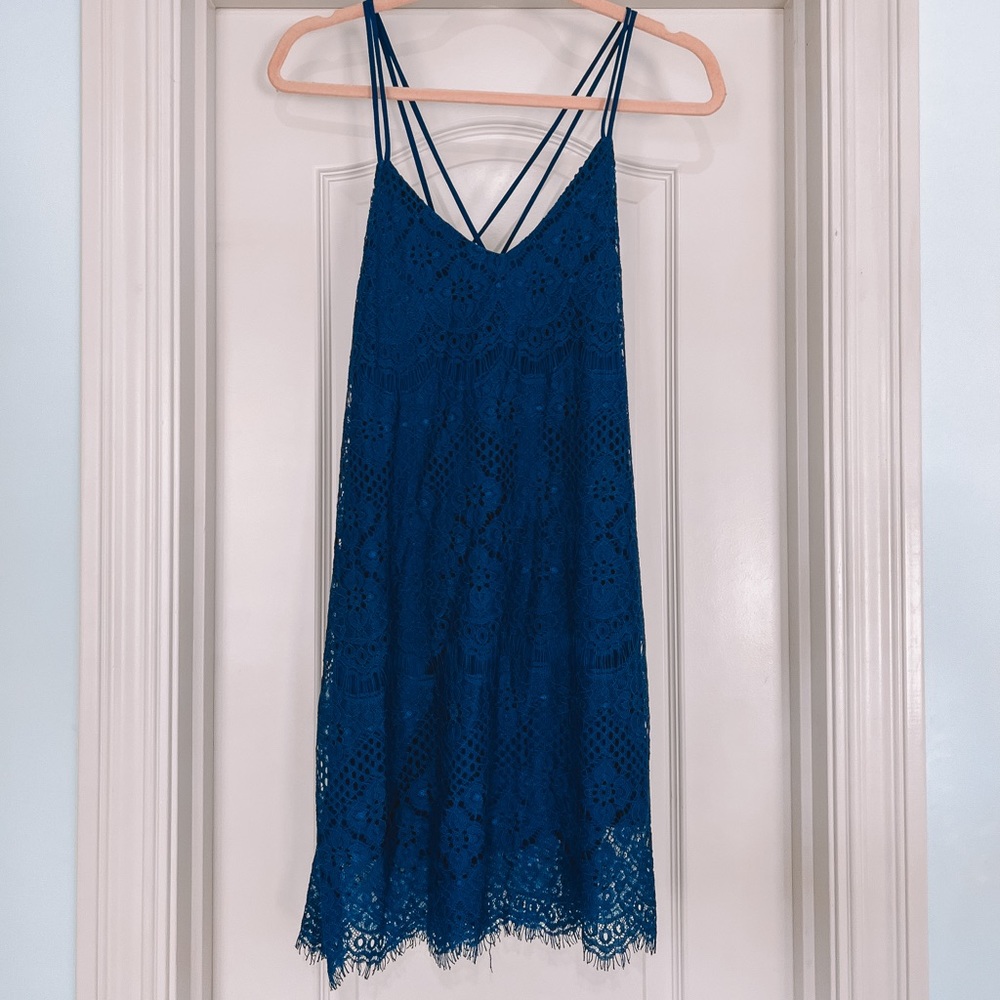 Miami - blue lace mini dress